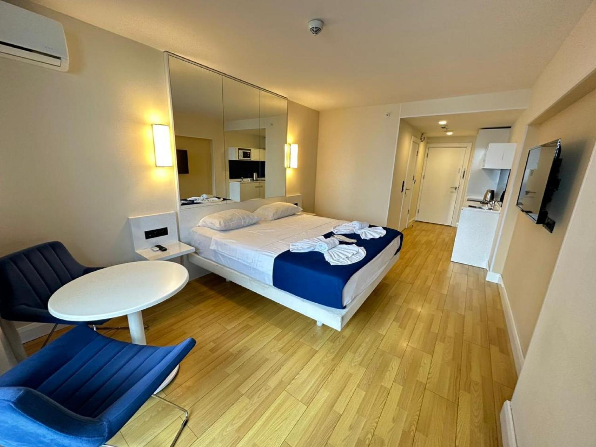 Holiday Point Orbi City Batumi Bagian luar foto