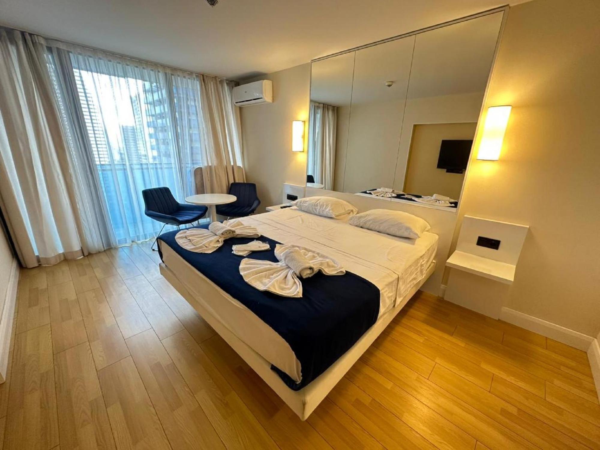 Holiday Point Orbi City Batumi Bagian luar foto