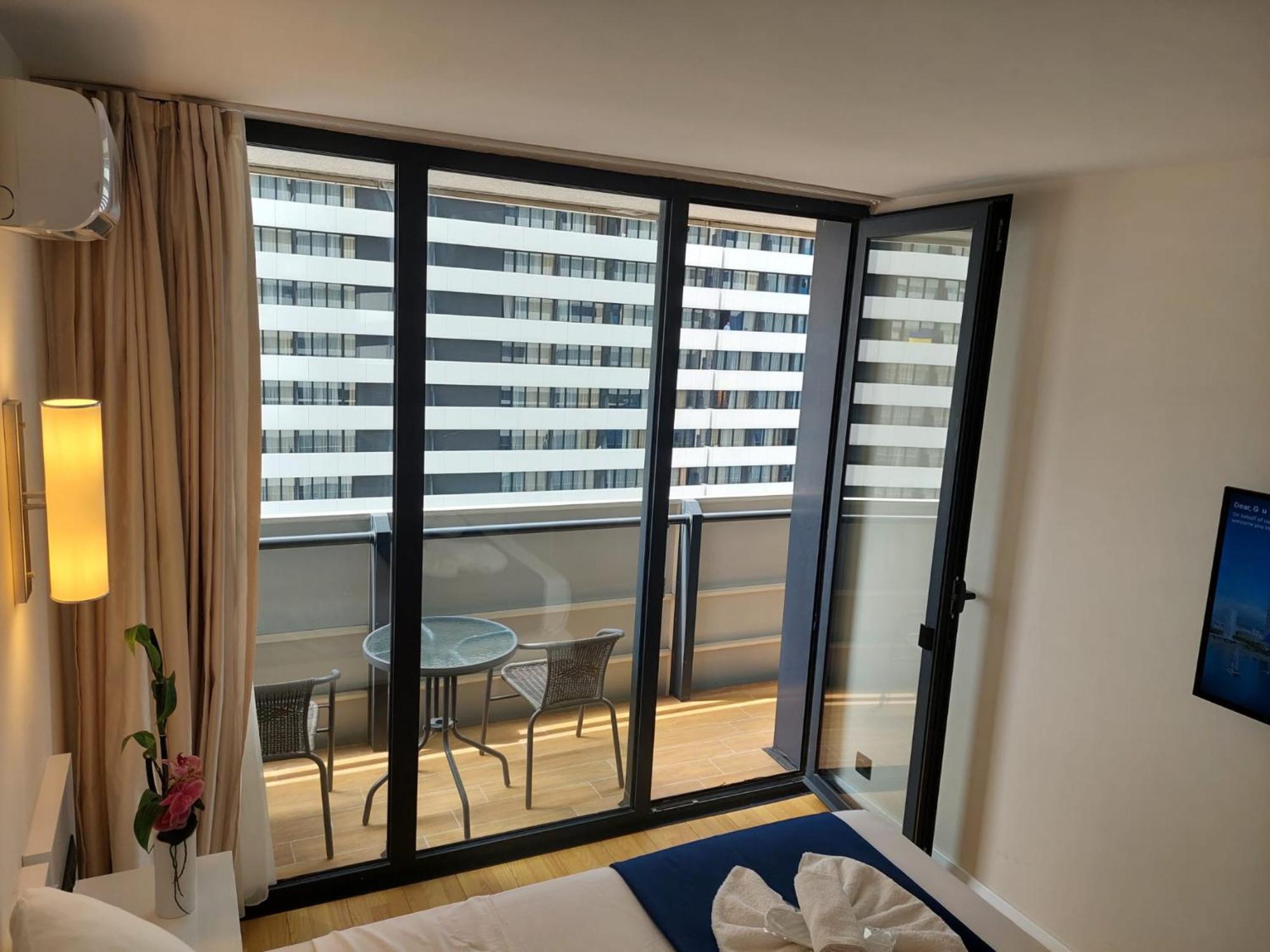 Holiday Point Orbi City Batumi Bagian luar foto
