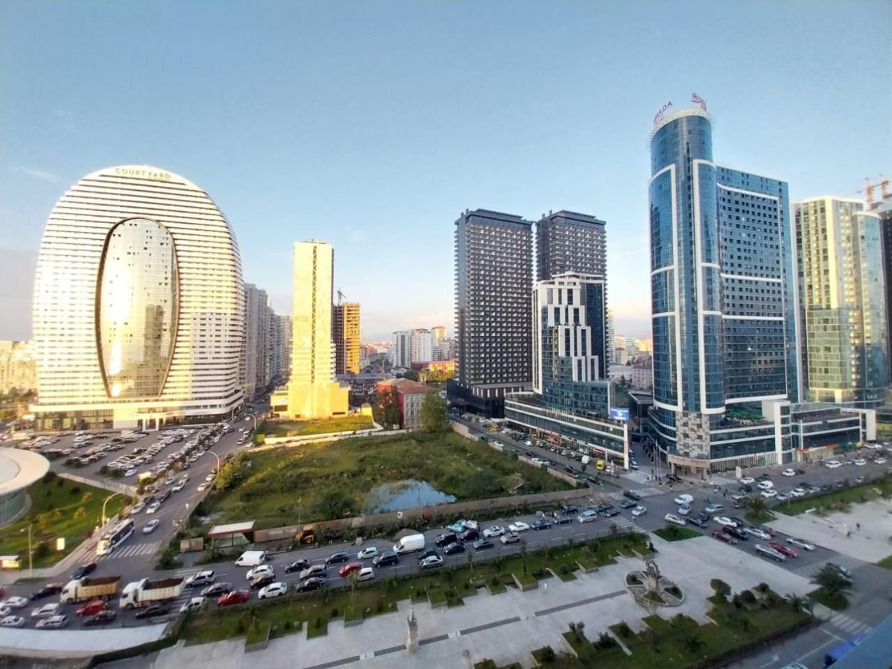 Holiday Point Orbi City Batumi Bagian luar foto