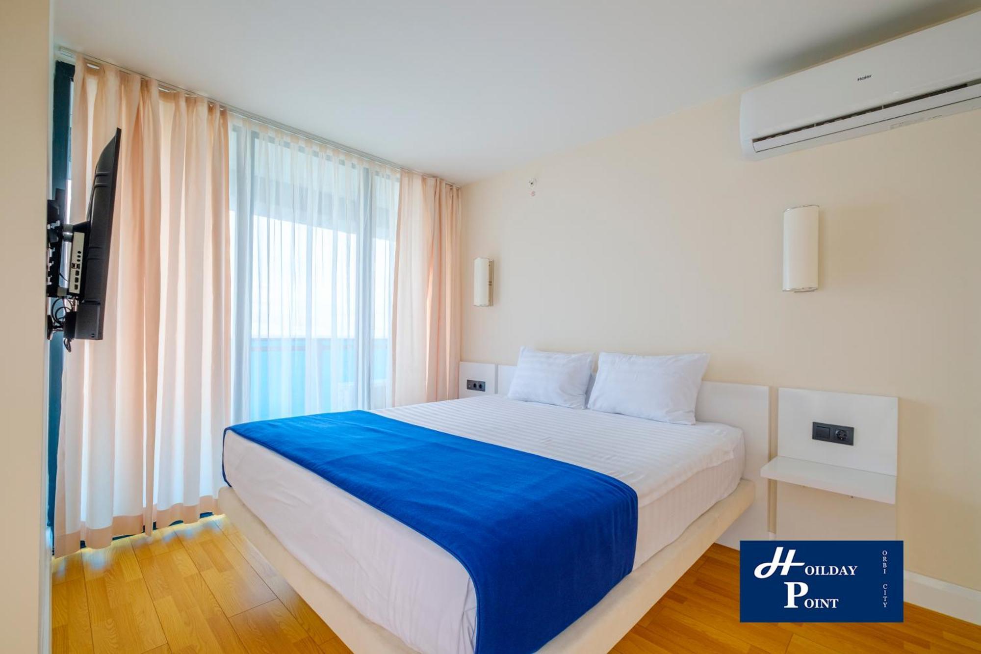 Holiday Point Orbi City Batumi Bagian luar foto