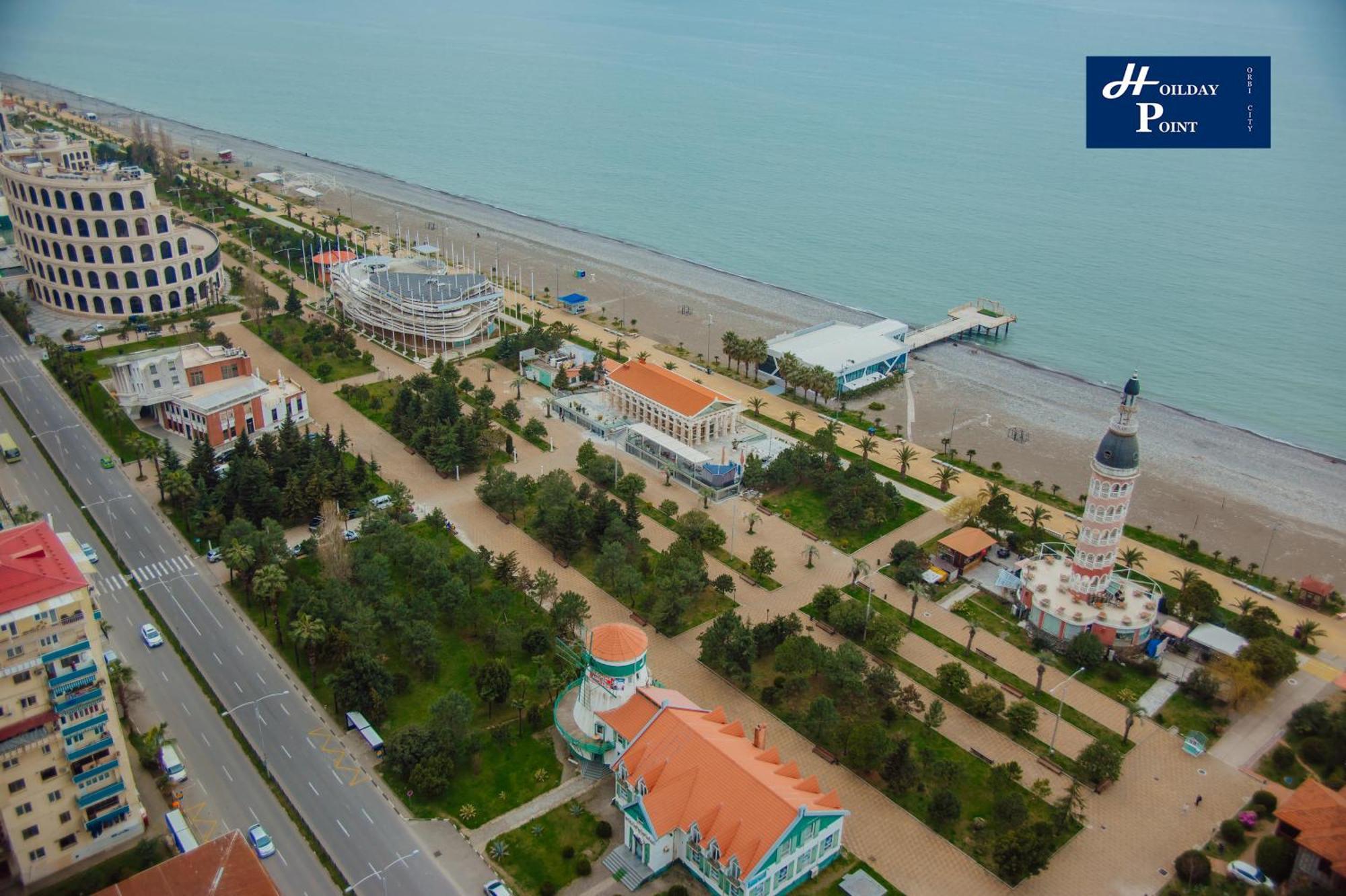 Holiday Point Orbi City Batumi Bagian luar foto
