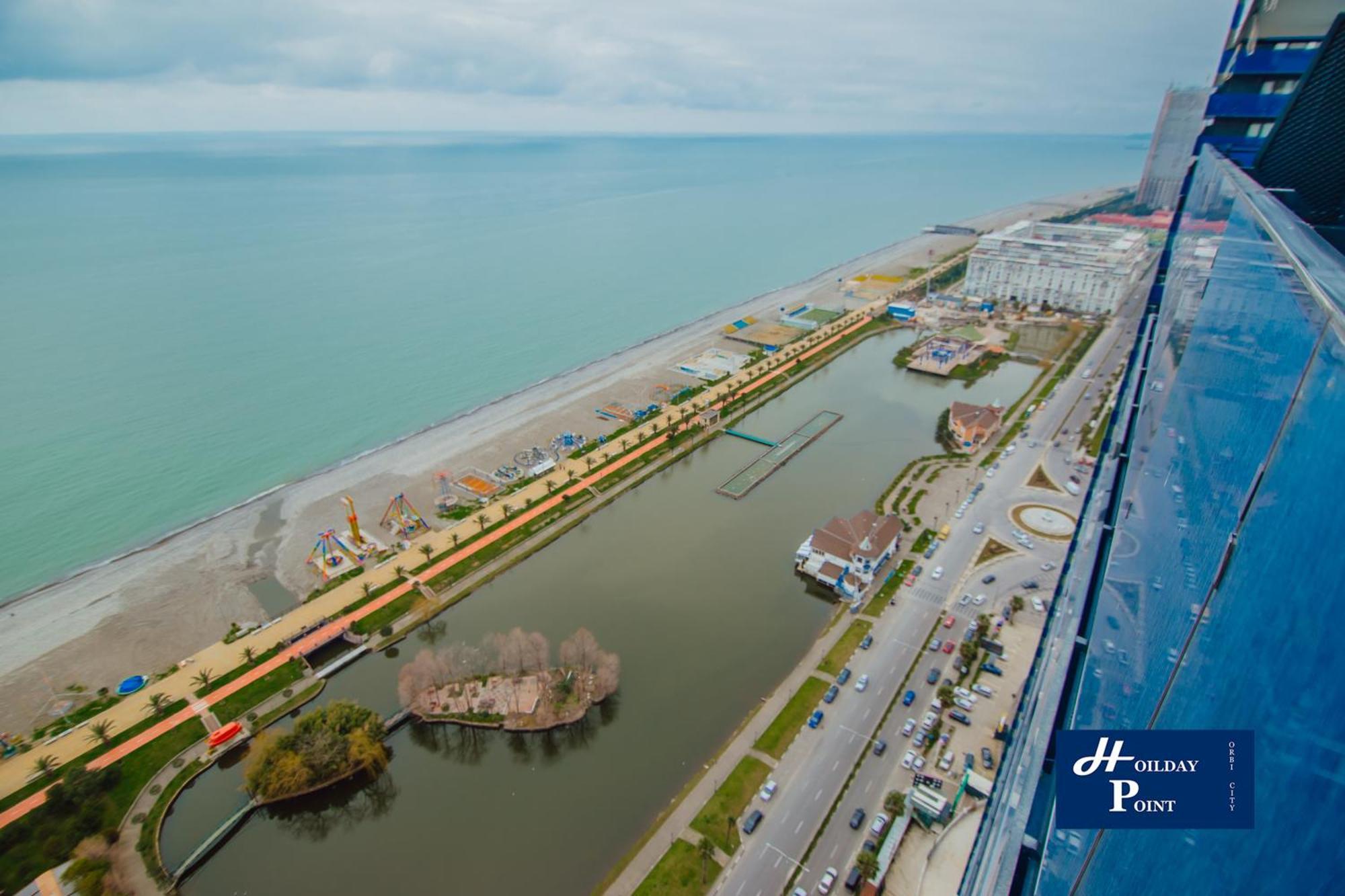 Holiday Point Orbi City Batumi Bagian luar foto